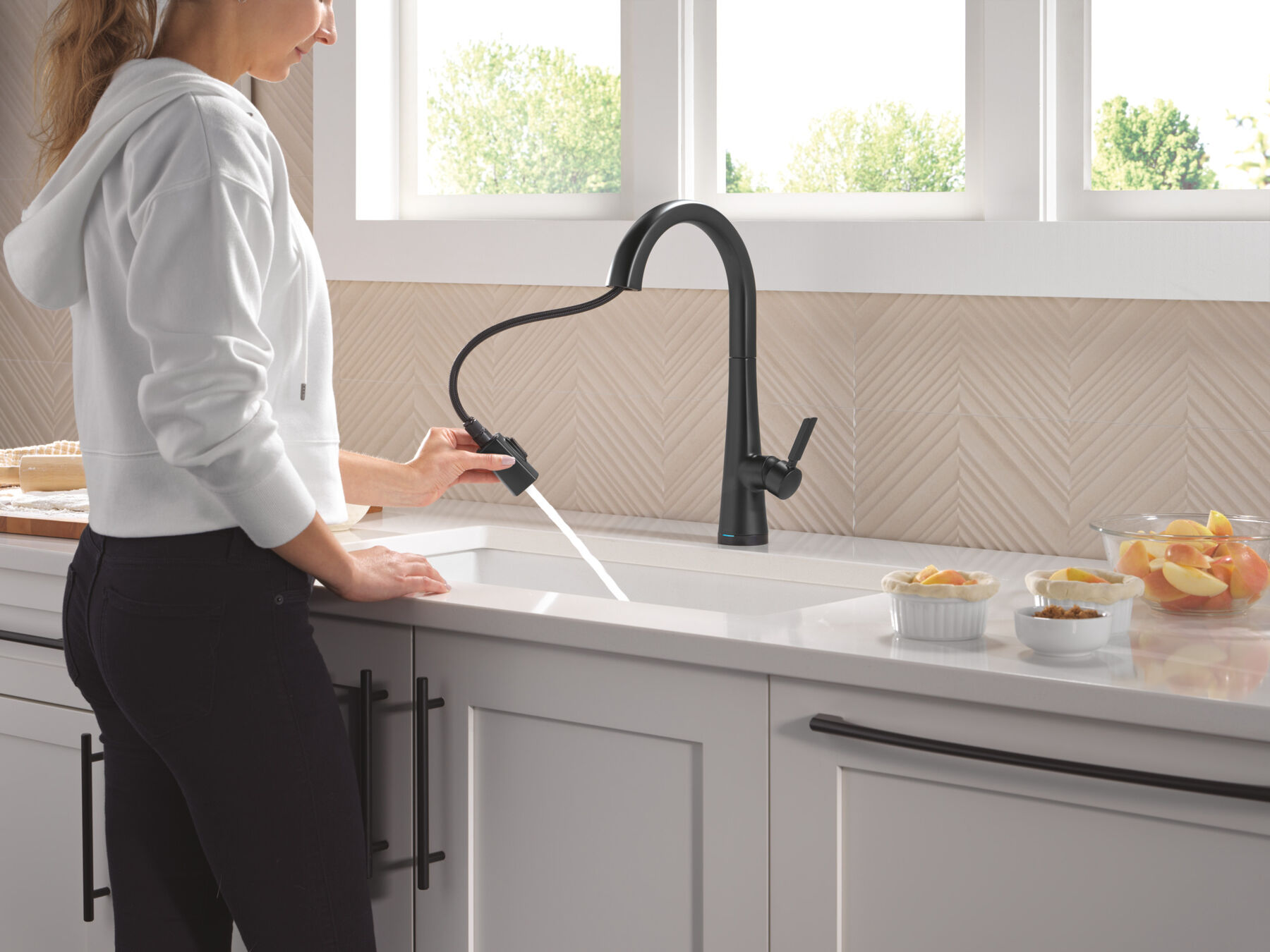 Touch<sub>2</sub>O&reg; Technology Kitchen Faucet with Touchless Technology